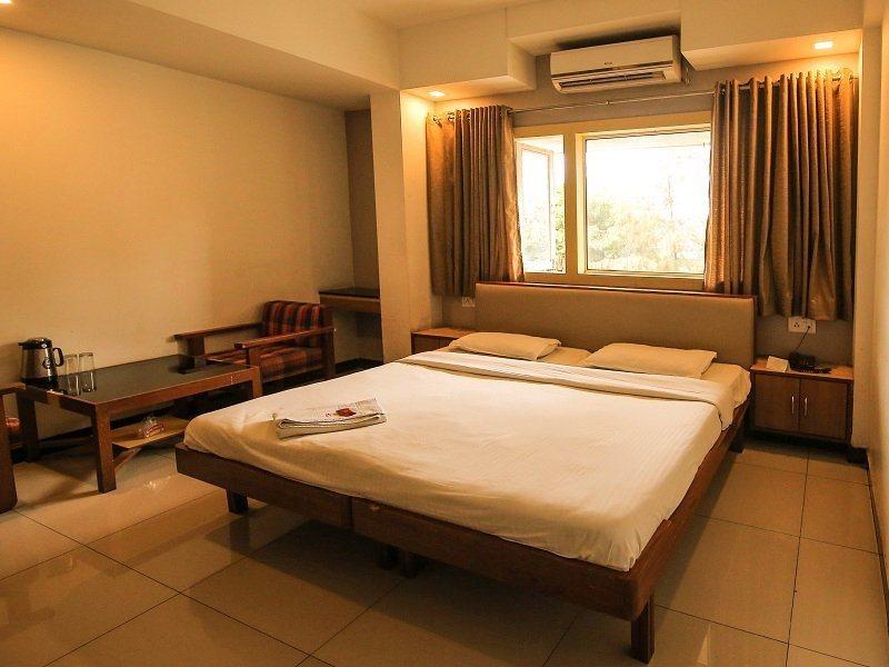 Hotel Sangam Karad Ngoại thất bức ảnh