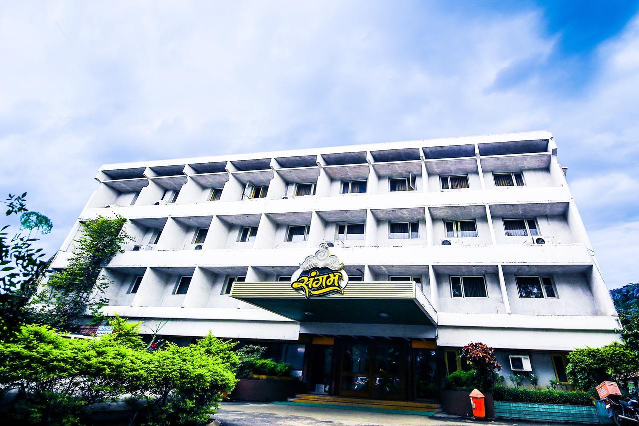 Hotel Sangam Karad Ngoại thất bức ảnh